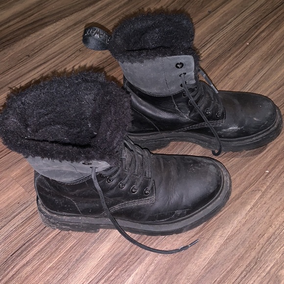 Doc Martens Lined with Fur - Picture 6 of 9